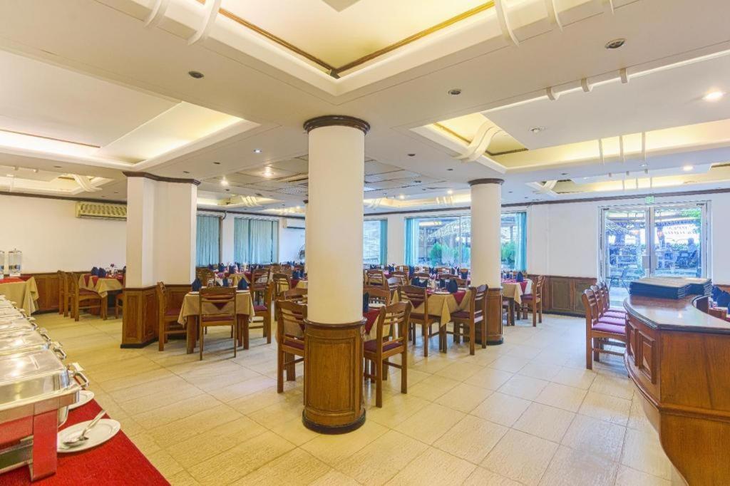 Hotel Sea Crown Cox's Bazar Εξωτερικό φωτογραφία